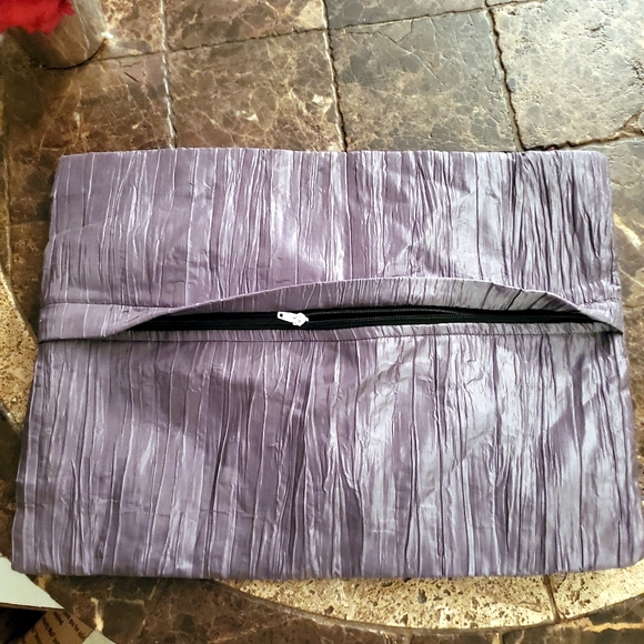 Dark gray handmade silk pillow case with black white rosettes & rhinestones NEW - Picture 4 of 4